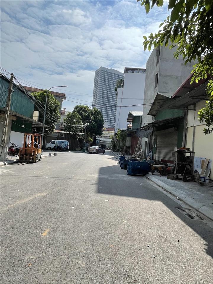 Bán đất ngọc chi trục đường võ nguyên giáp 80 m2, giá 120tr/m2 đường lên chân cầu nhật tân