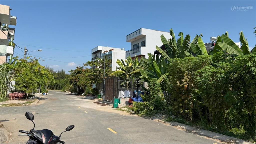 Nền đất đẹp ngay cổng nhà hàng nam bộ  đường trường lưu  5.85 tỷ