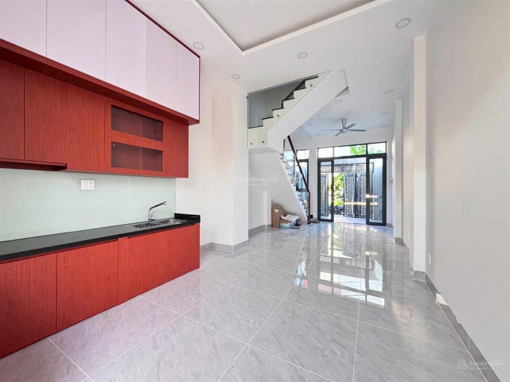 Chính chủ bán nhà 4 tầng mới xây đường trường lưu  5,95 tỷ