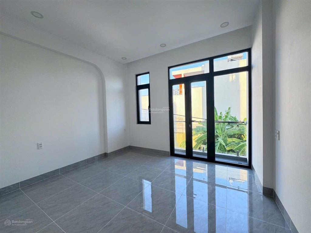 Chính chủ bán nhà 4 tầng mới xây đường trường lưu  5,95 tỷ