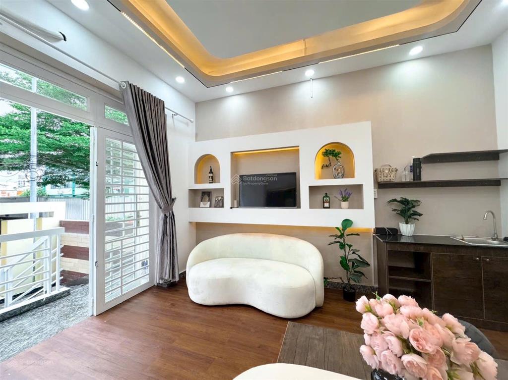 Cho thuê căn hộ studio full nội thất ban công cực kì thoáng ngay nguyễn duy trinh