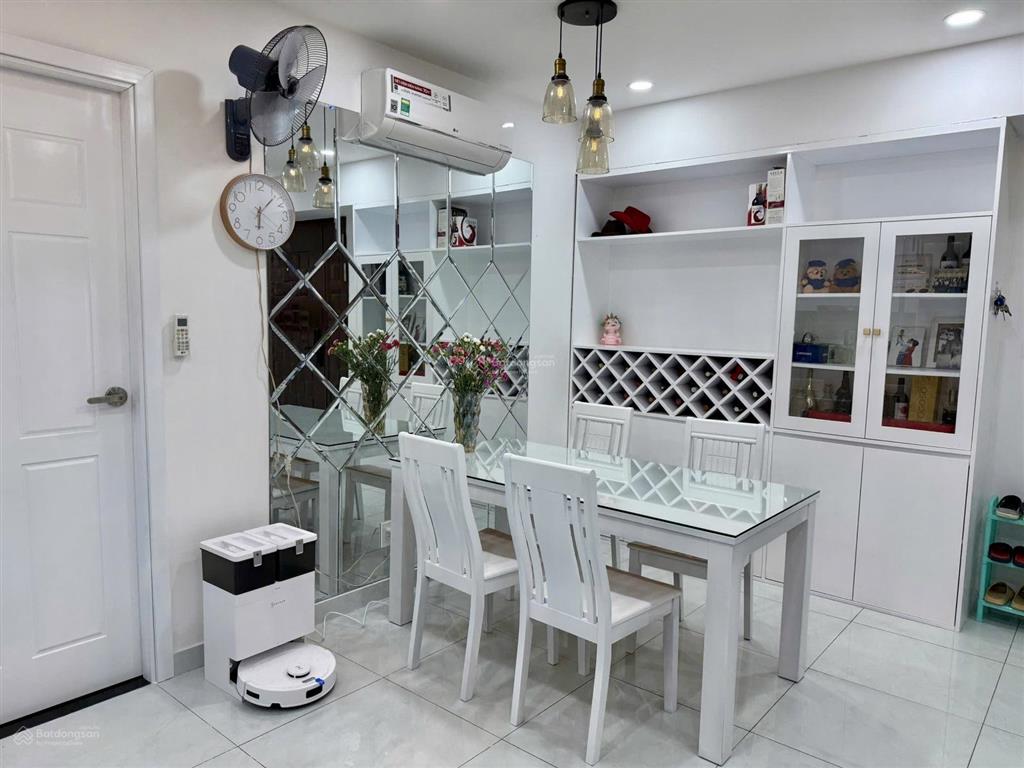 Bán gấp căn hộ cosmo city  quận 7