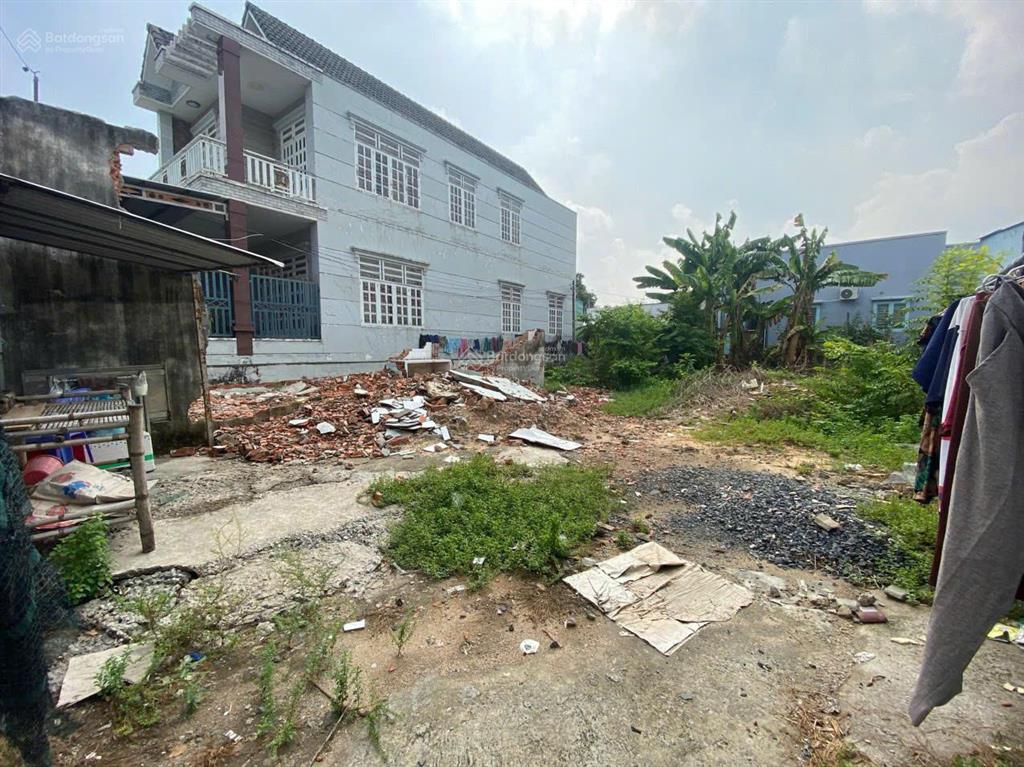 Chính chủ kẹt tiền bán gấp 200m2 đất thị trấn củ chi, sổ hồng riêng