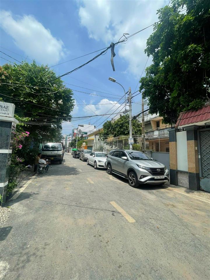 Nhà hxh thông hoàng hoa thám, diện tích 4,5 x 11,5m, 5 tầng giá hơn 10 tỷ