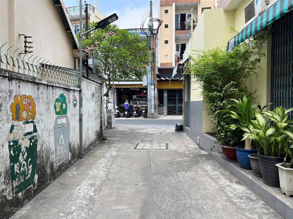 Chỉ 3,35 tỷ  cách 1 căn ra hẻm ô tô tô hiến thành, quận 10  dt 3m x 10m (29m²)
