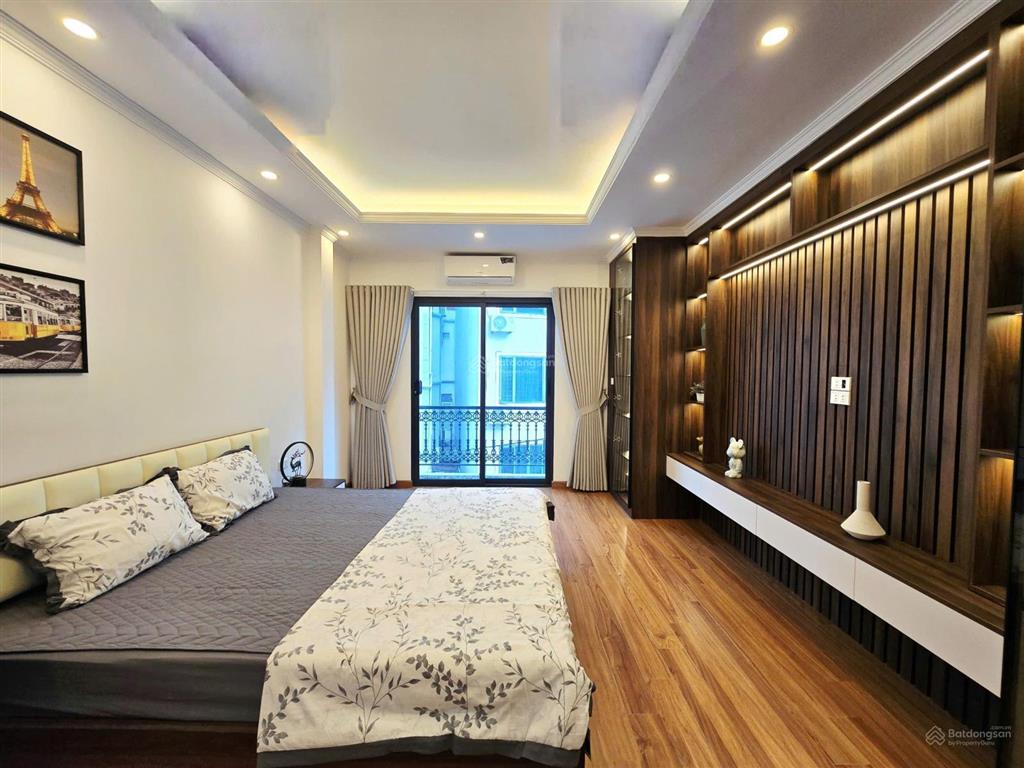 Nhà mới 52m x 7 tầng thang máy 40 m ra phố ( sát cv võ thị sáu ) trước măt nhà rộng thoáng hbthn