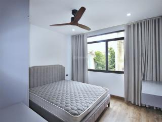 Nhà mới 55 m2 x 6t mt ~4m thang máy, ngõ thông 3m, 20 m ra mặt phố  phố ng an ninh, quận hm hn