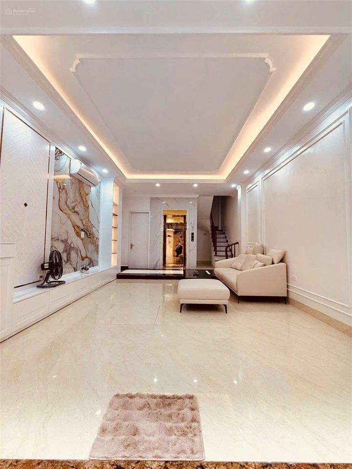 Bán nhà riêng đẹp xuất sắc kim ngưu hbt giá 9,5 tỷ, 32m, 3pn, 5 tầng t máy mt 4,3 m 20 m lên ô tô
