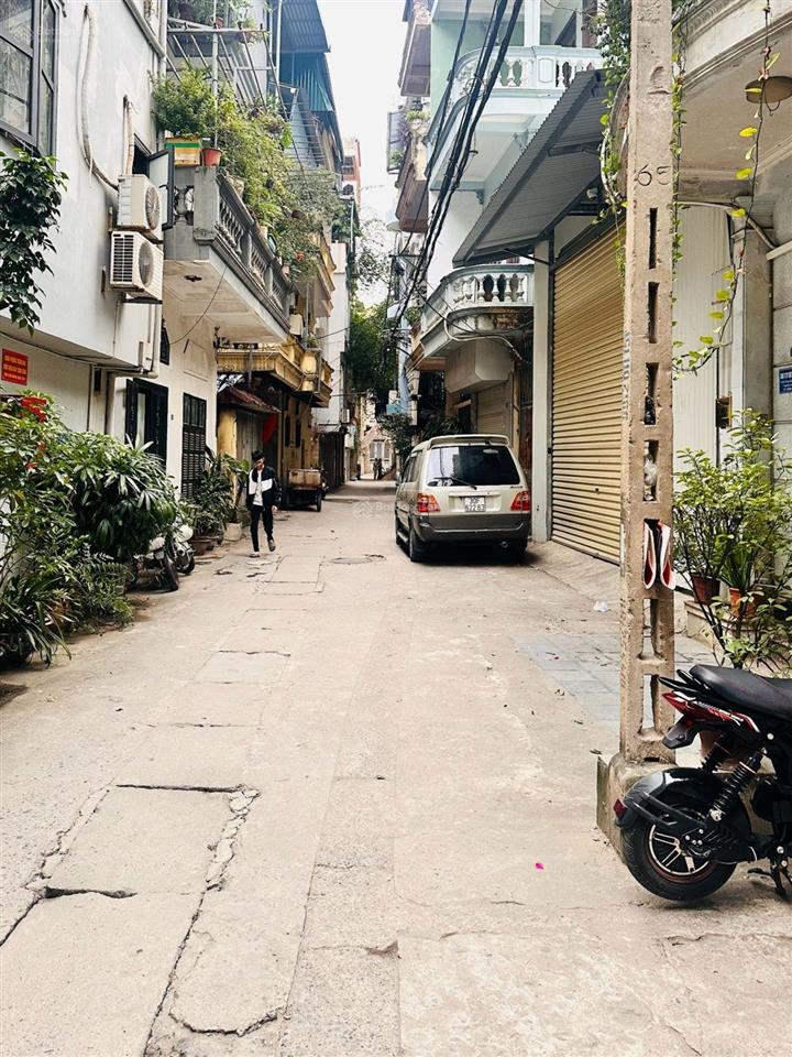 Khu phân lô nguyễn an ninh gần phố 15 m ra ô tô dt 50m 5 t t máy ,có sân để xe ,ko quy hoach hbt hn