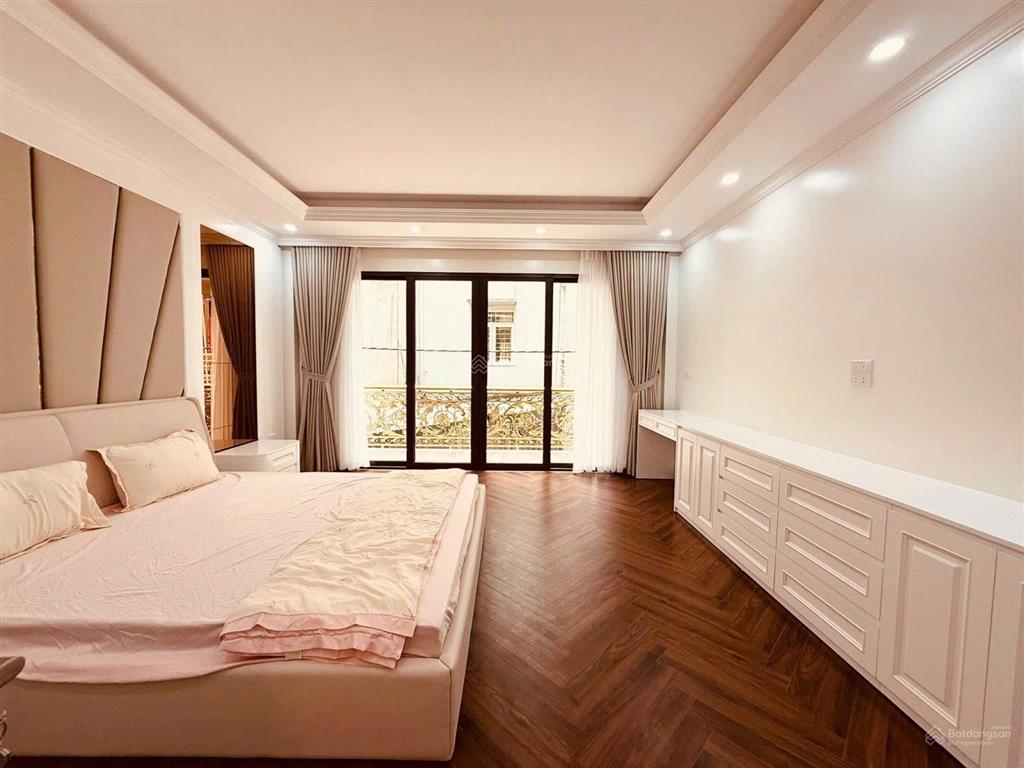 Khu phân lô nguyễn an ninh gần phố 15 m ra ô tô dt 50m 5 t t máy ,có sân để xe ,ko quy hoach hbt hn