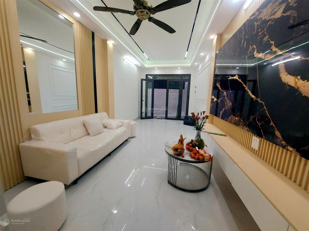 Bán nr 40m2, 3pn, 4wc tại phường giáp bát, quận hoàng mai, hà nội, giá cực chất 12,7 tỷ vnd