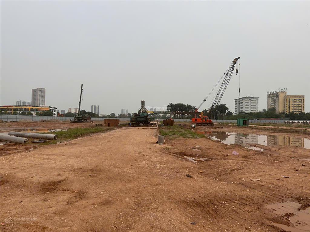 Cắt lỗ bán gấp căn liền kề mặt phố kinh doanh rất ok, bán đảo linh đàm 150m2 mặt tiền 6m