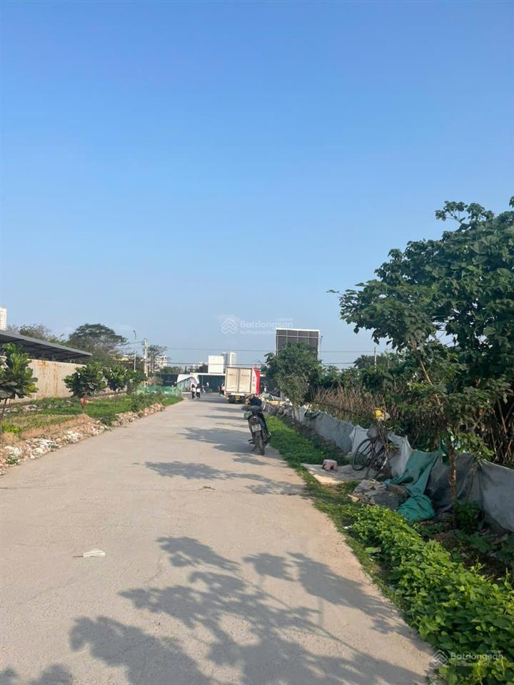 Cắt lỗ bán gấp căn liền kề mặt phố kinh doanh rất ok, bán đảo linh đàm 150m2 mặt tiền 6m