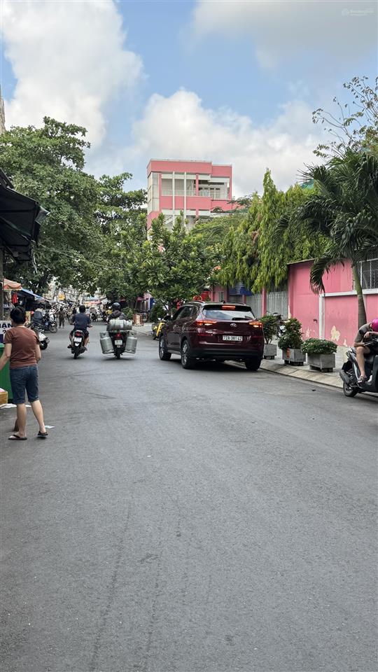 [ phú nhuận]  mặt tiển 10m.đường lê tự tàisổ vuông đẹp,sát,nguyễn đình chiểu & phan xích long.