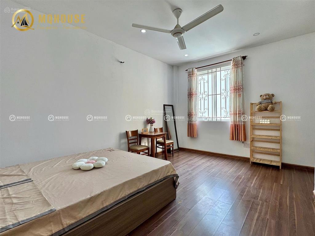 Phòng mới 40m nắng sáng thang máy gần etown cộng hòa tân bình