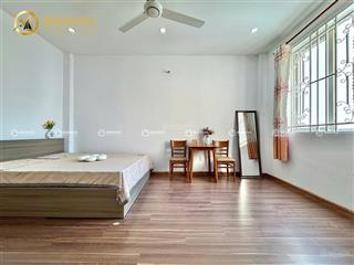 Phòng mới 40m nắng sáng thang máy gần etown cộng hòa tân bình