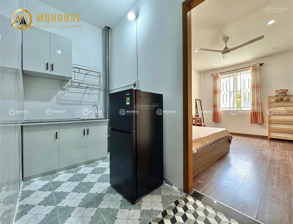 Phòng mới 40m nắng sáng thang máy gần etown cộng hòa tân bình