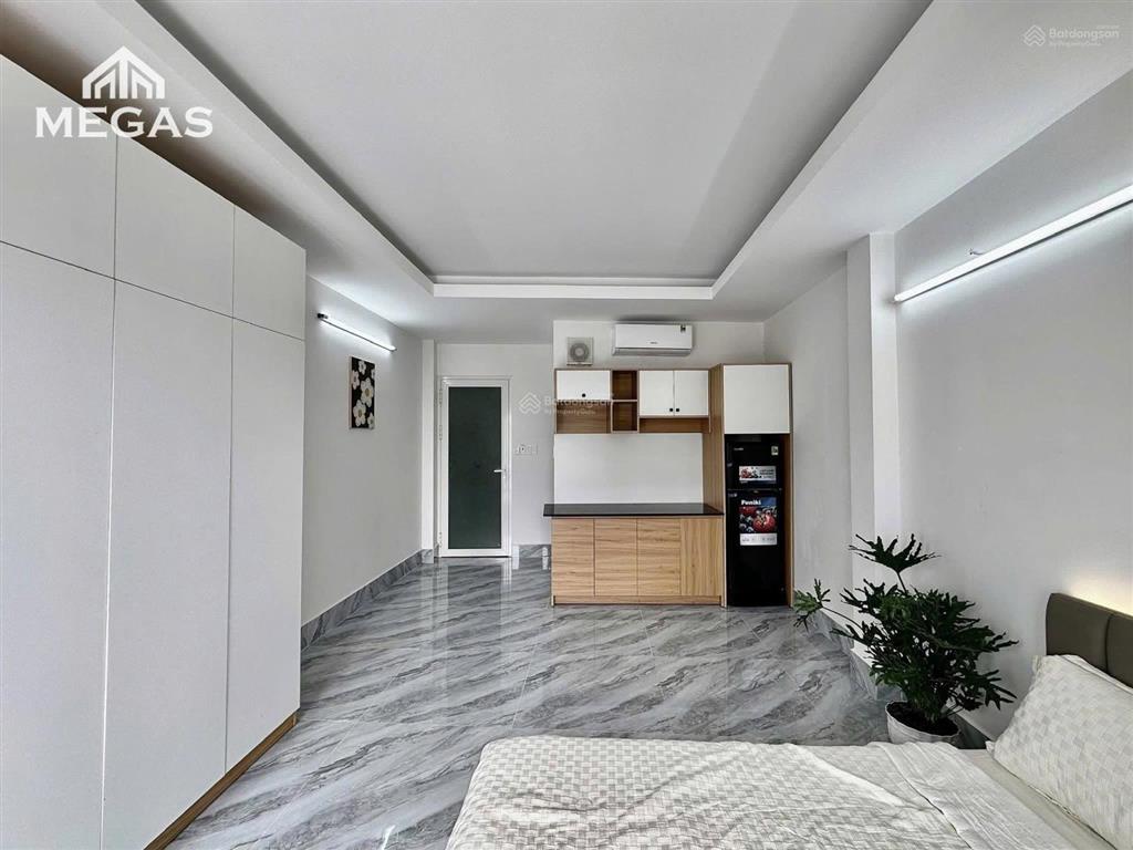 Phòng 40m2 thang máy. full nội thất cộng hòa gần sân bay tân sơn nhất