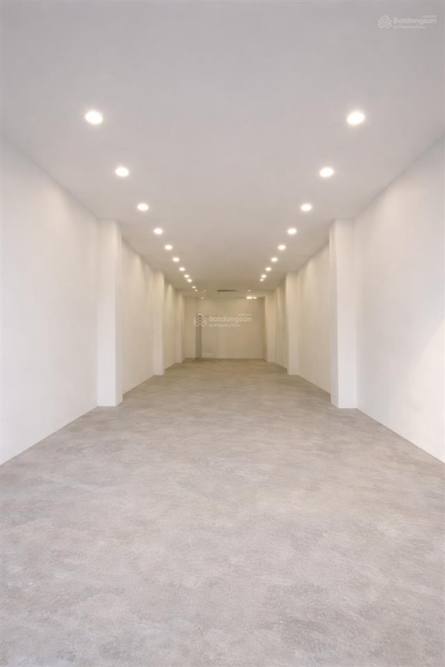 Mặt bằng cho thuê 50m2 trống suốt hoàng văn thụ phú nhuận.  0765 400 *** a quý