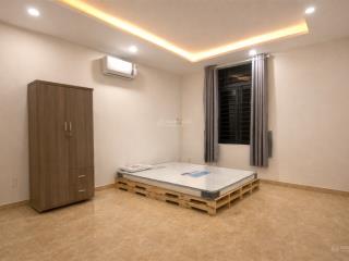 Phòng 35m cửa sổ phan đăng lưu vs phan xích long cách quận 1 chỉ 5 phút.