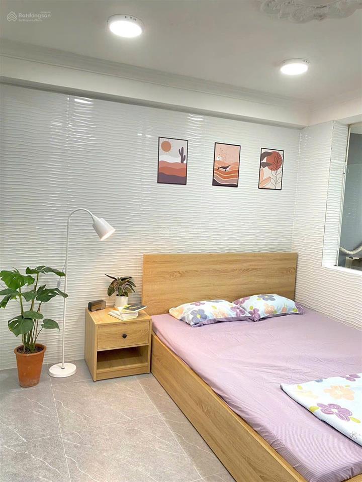 Phòng full nội thất phan đăng lưu q.phú nhuận. ko thu phí dv.phòng ở liền
