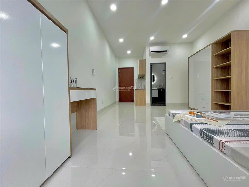 Ban công nắng sáng 45m full nội thất hồng hà gần công viên gia định.phú nhuận