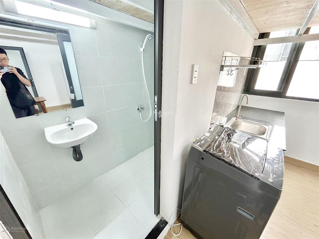 Phòng mới duplex 30m cộng hòa ngay e town 2. ở liền