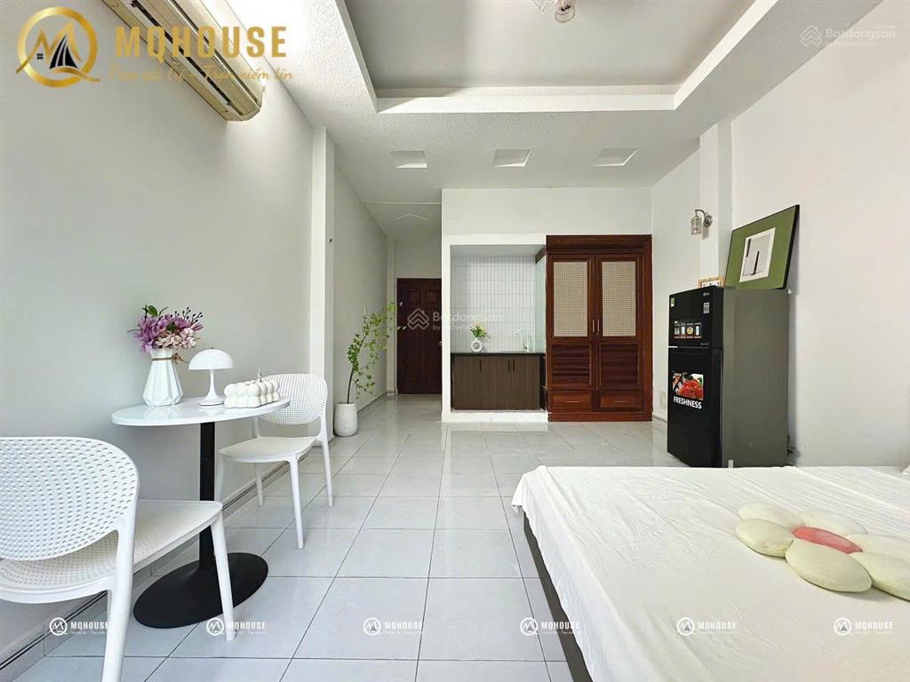 Phòng view đẹp nắng sáng 45m hoàng hoa thám. thang máy