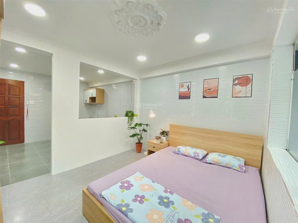 Phòng mới 40m², full nội thất, ngay etown cộng hòa. thang máy.