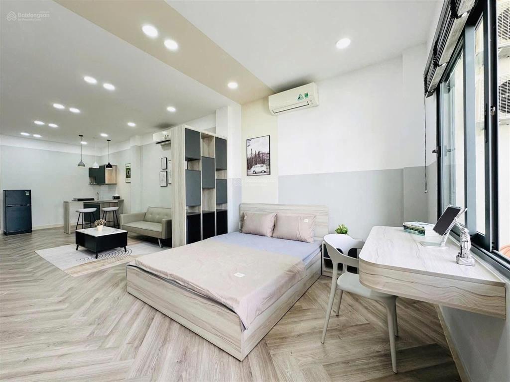 Phòng 45m², tách bếp, gần sân bay  full nội thất, thang máy.