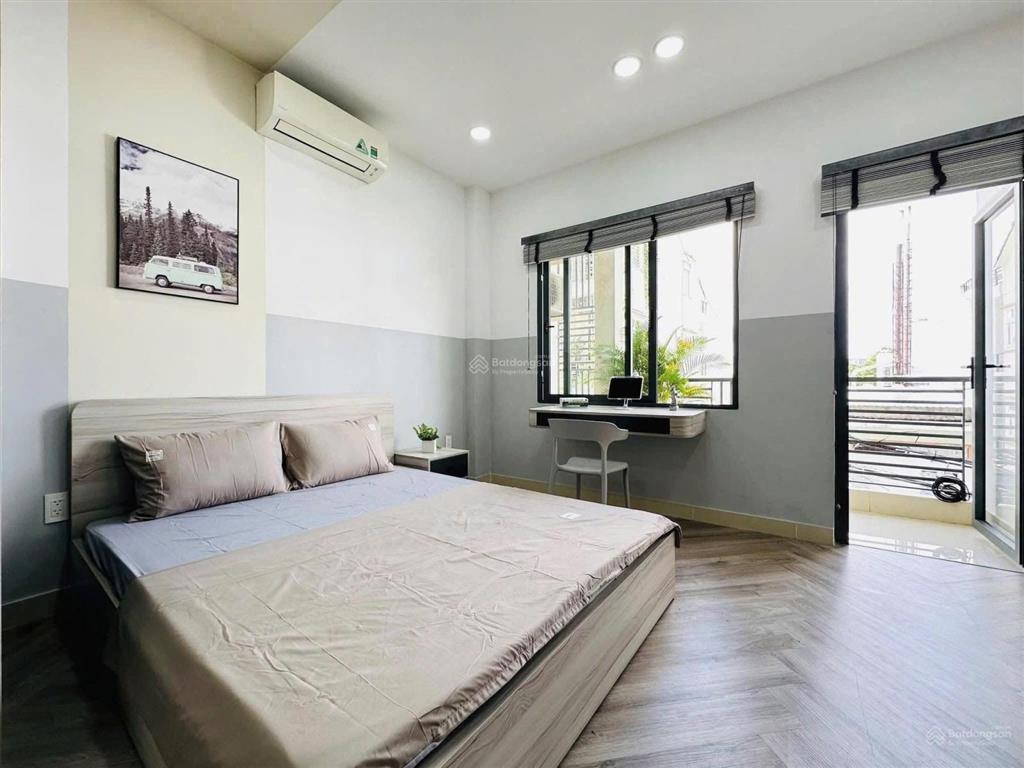 Phòng 45m², tách bếp, gần sân bay  full nội thất, thang máy.