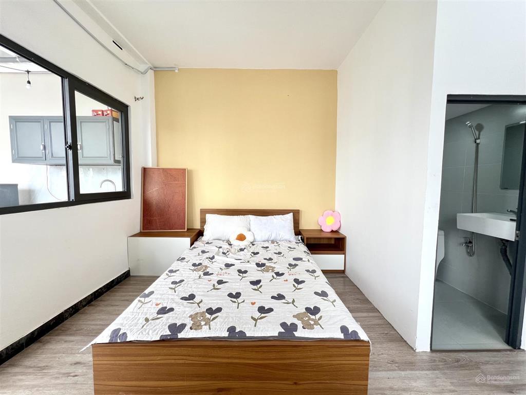 Cho thuê penthouse tách bếp rộng 40m2 giá 8,2 triệu tại nguyễn văn đậu, q.bình thạnh, hcm