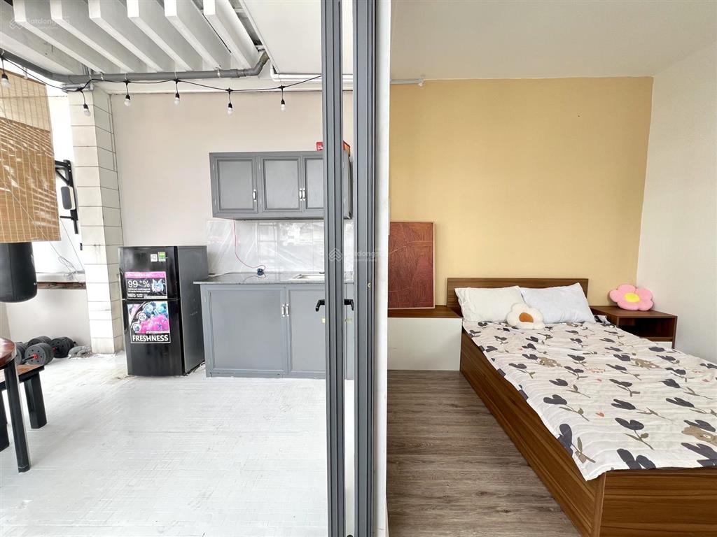 Cho thuê penthouse tách bếp rộng 40m2 giá 8,2 triệu tại nguyễn văn đậu, q.bình thạnh, hcm