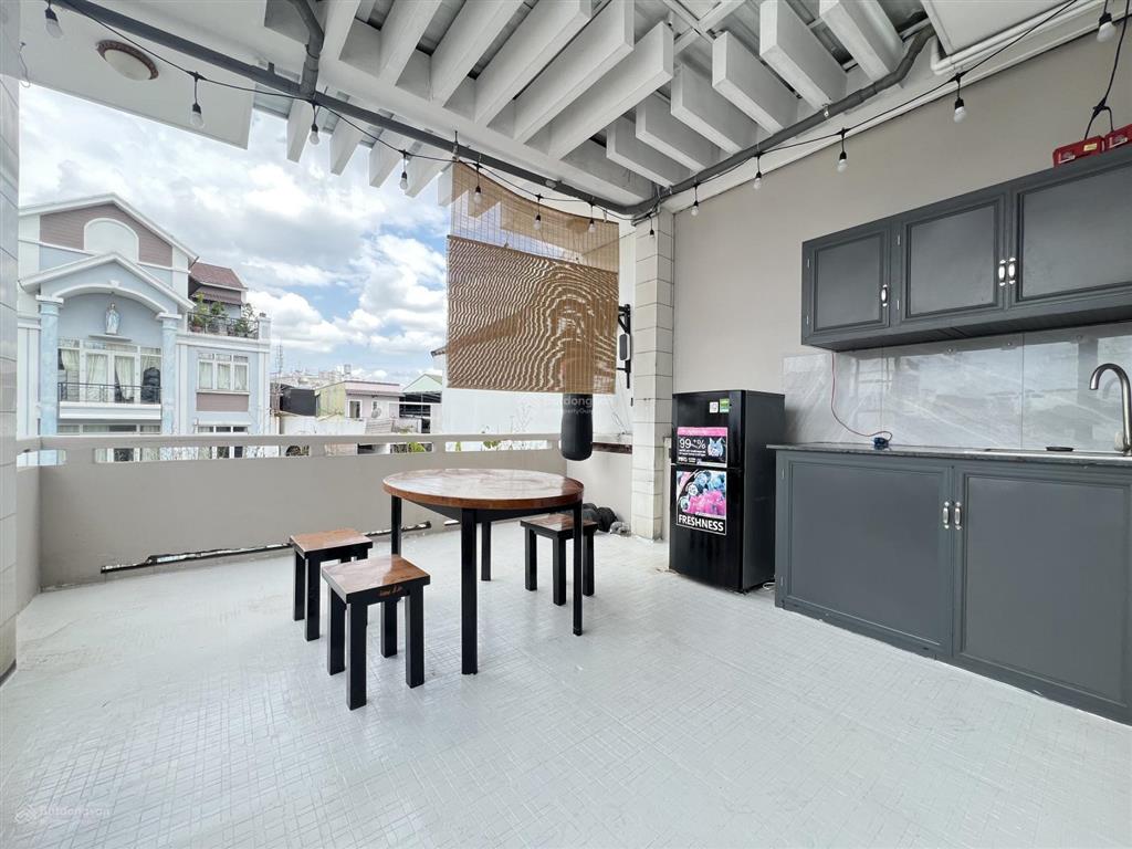 Cho thuê penthouse tách bếp rộng 40m2 giá 8,2 triệu tại nguyễn văn đậu, q.bình thạnh, hcm