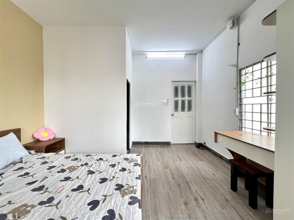 Cho thuê penthouse tách bếp rộng 40m2 giá 8,2 triệu tại nguyễn văn đậu, q.bình thạnh, hcm