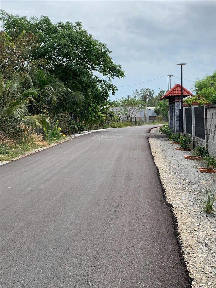 Chính chủ cần bán lô đất thổ cư sẵn vị trí đẹp mặt tiền đường nhựa cách quốc lộ 55 800m