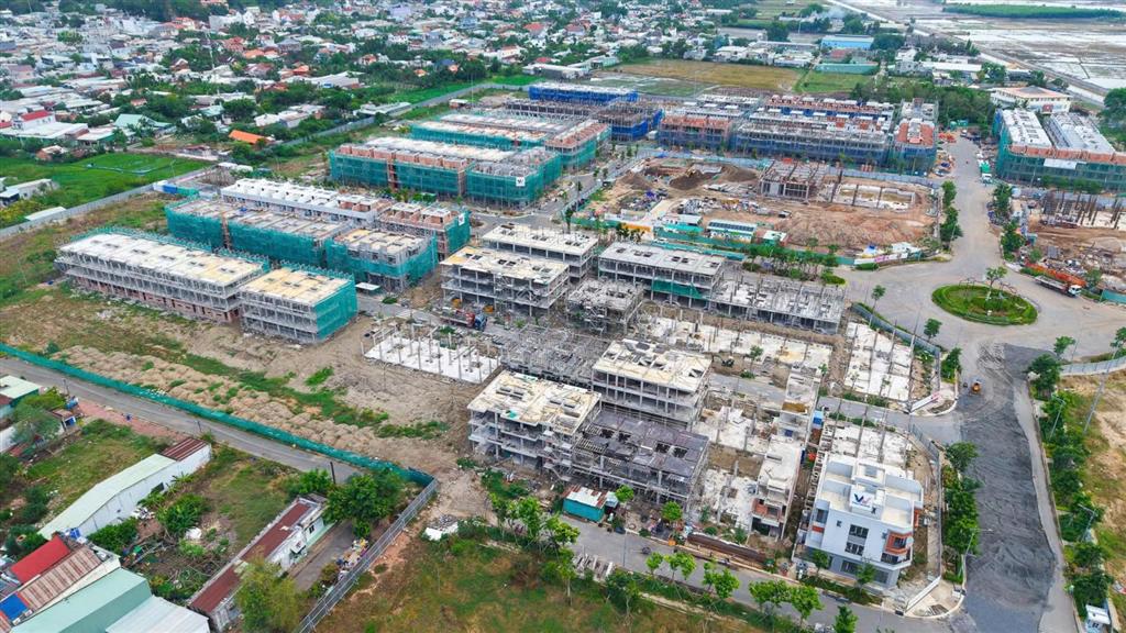 Nhà phố liên kế đông nam, giá 8,190 triệu tại spring ville, nhơn trạch, đồng nai