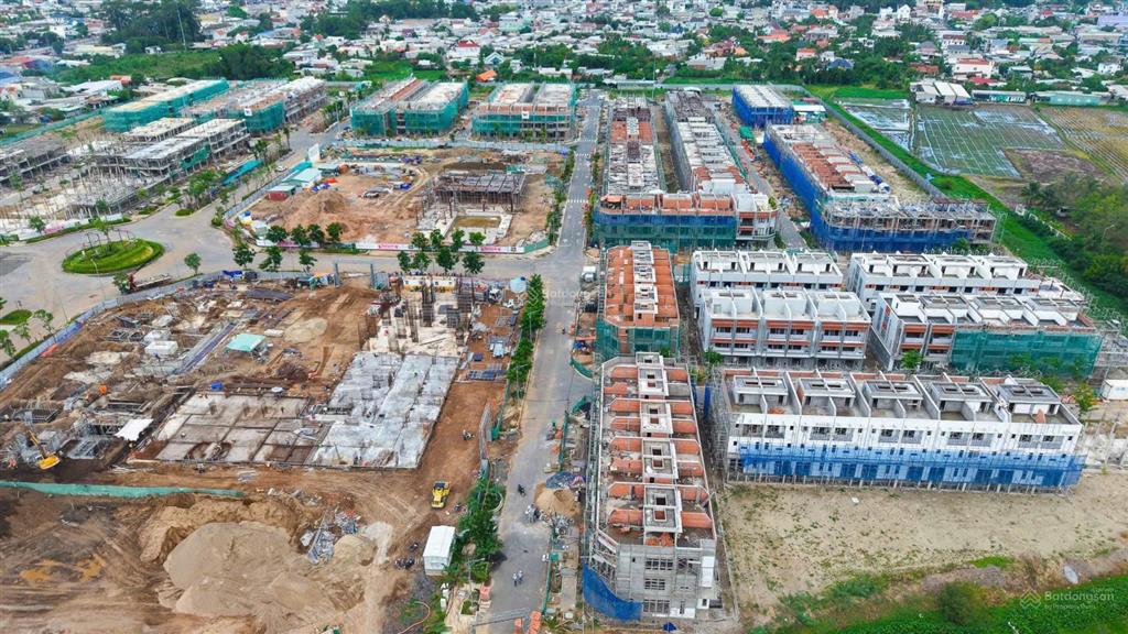 Nhà phố liên kế đông nam, giá 8,190 triệu tại spring ville, nhơn trạch, đồng nai