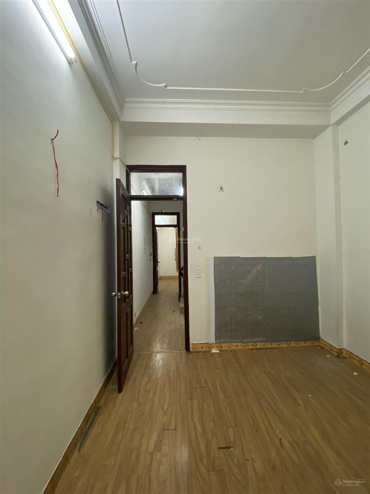 Cho thuê nhà riêng tại ngõ 77, bằng liệt, 4 tầng 40m2, 5pn, 3wc, hàng hiếm giá siêu hời