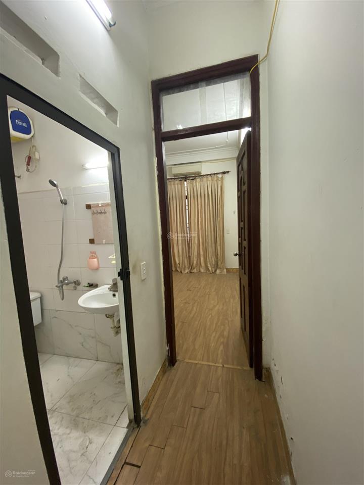 Cho thuê nhà riêng tại ngõ 77, bằng liệt, 4 tầng 40m2, 5pn, 3wc, hàng hiếm giá siêu hời