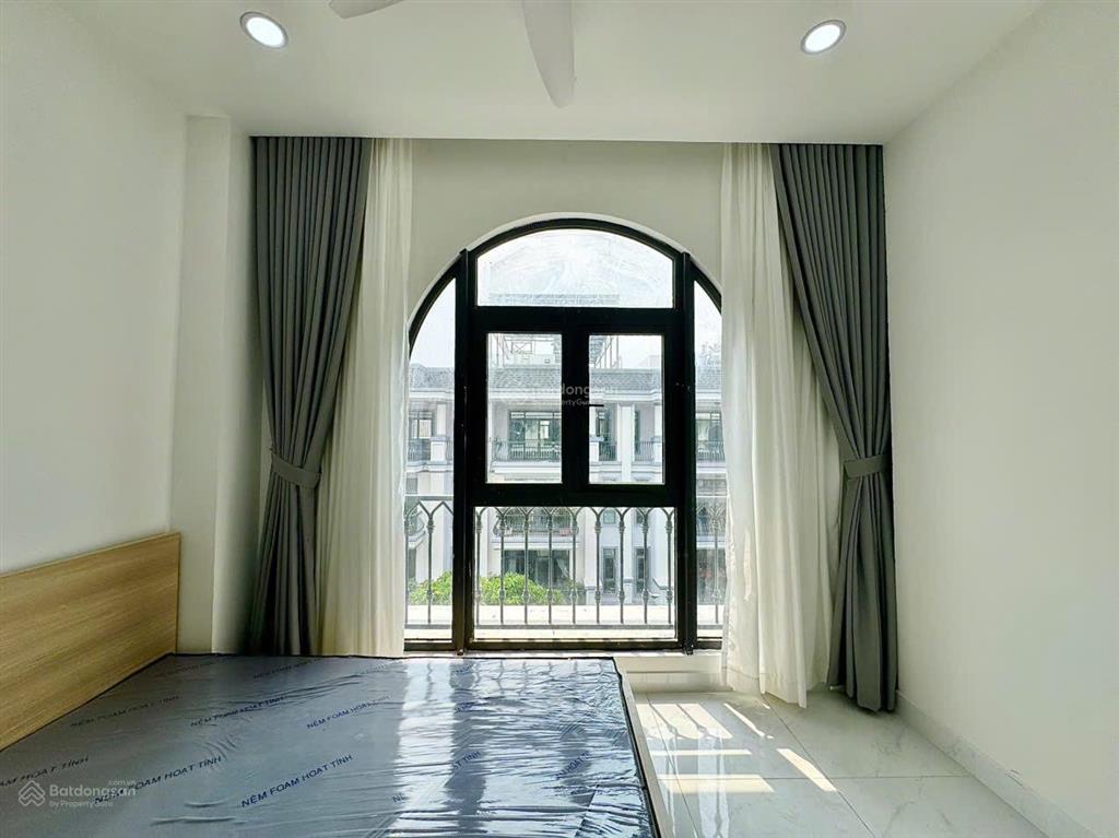Cho thuê căn hộ cao cấp full nội thất vạn phúc city, tách bếp siêu thoáng