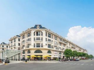 Cho thuê căn hộ vạn phúc city full nội thất, tách bếp có ban công lớn 40m2 giá 8 triệu/tháng