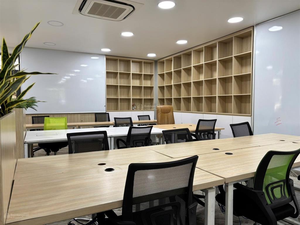 Cho thuê toà nhà shophouse căn góc 3 mặt tiền hầm  5t  st full nt  vạn phúc city