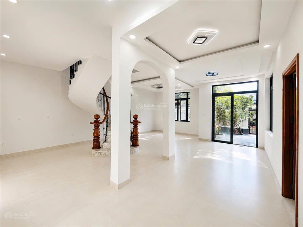 Cho thuê biệt thự mới hiện đại giáp kdc hồng long, gần vạn phúc city hiệp bình phước, thủ đức