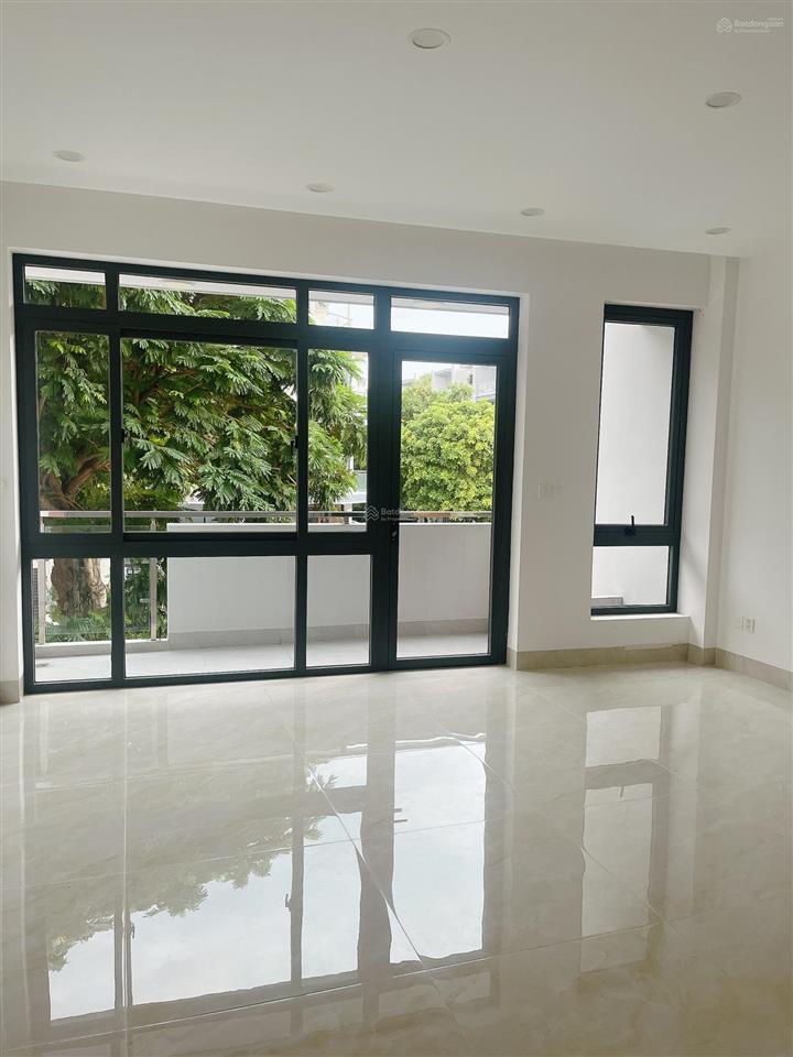 Cho thuê văn phòng tầng trệt lối đi riêng phù hợp văn phòng đại diện / showroom  chỉ 12tr/th
