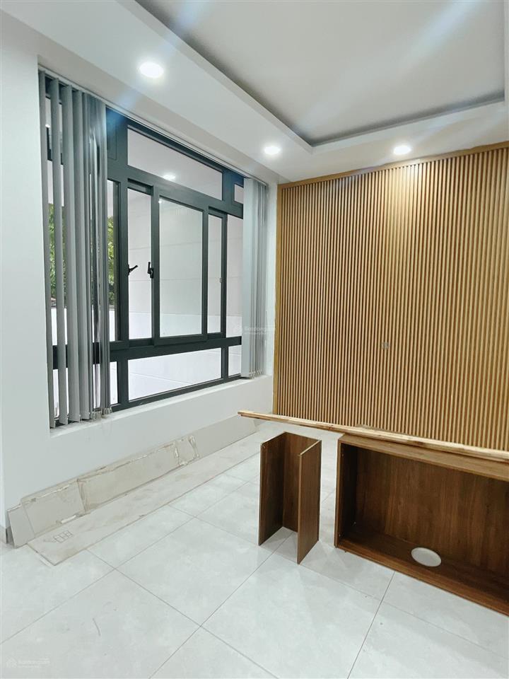 Cho thuê văn phòng tầng trệt lối đi riêng phù hợp văn phòng đại diện/showroom vạn phúc 8,5tr/th
