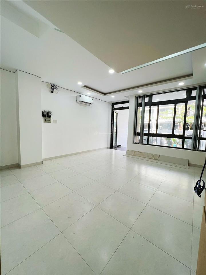 Cho thuê văn phòng tầng trệt lối đi riêng phù hợp văn phòng đại diện/showroom vạn phúc 8,5tr/th