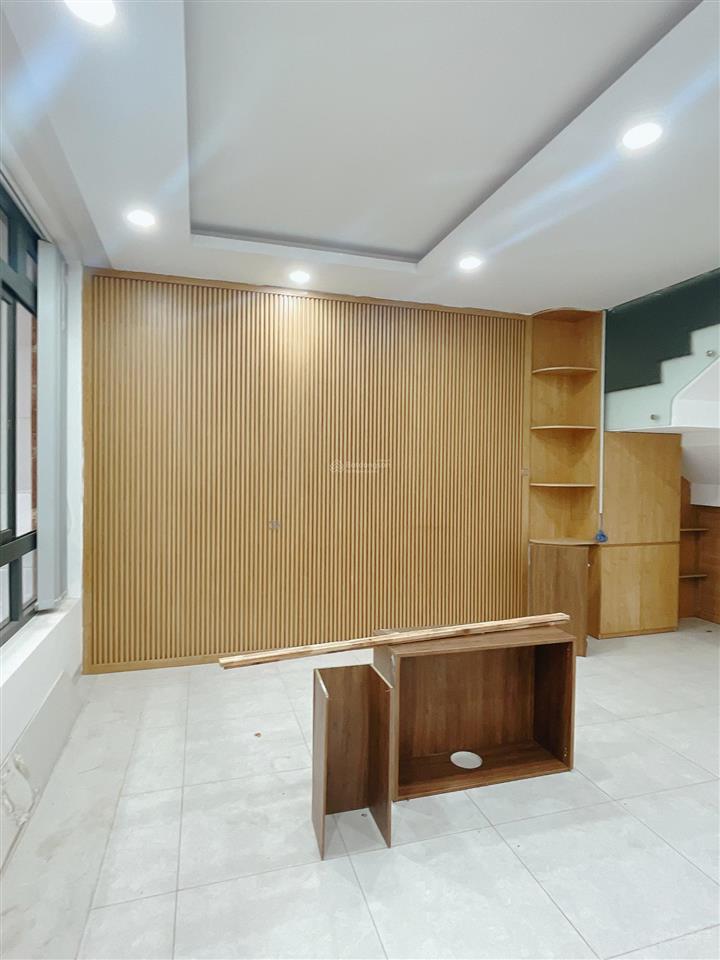 Cho thuê văn phòng tầng trệt lối đi riêng phù hợp văn phòng đại diện/showroom vạn phúc 8,5tr/th