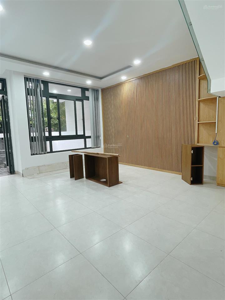 Cho thuê văn phòng tầng trệt lối đi riêng phù hợp văn phòng đại diện/showroom vạn phúc 8,5tr/th