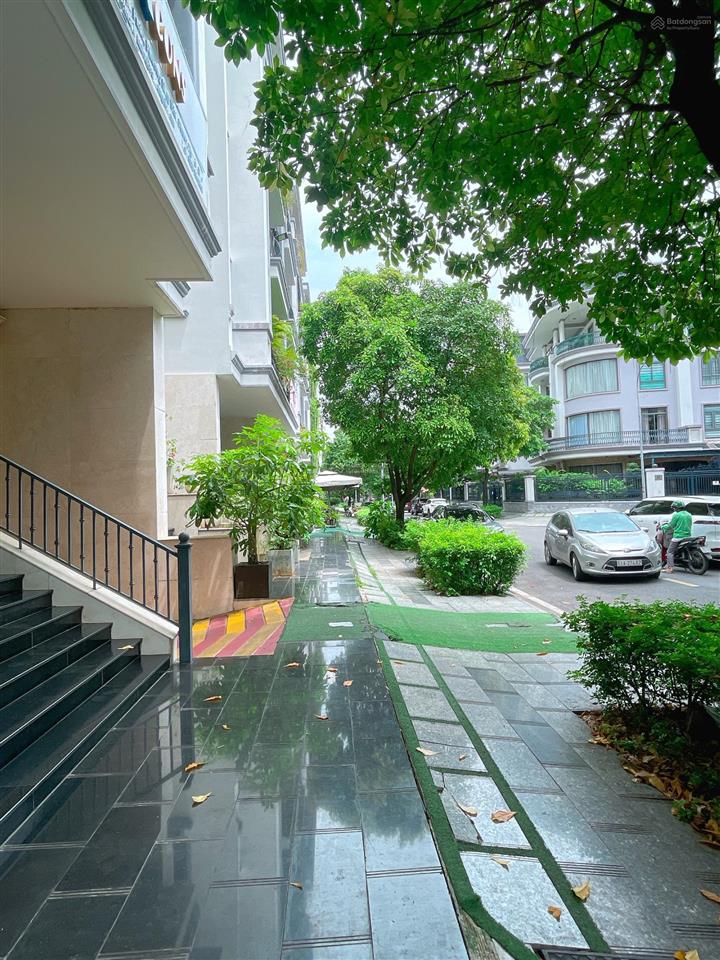 Cho thuê văn phòng 55m², full nội thất giá chỉ 10 triệu/tháng tại vạn phúc city